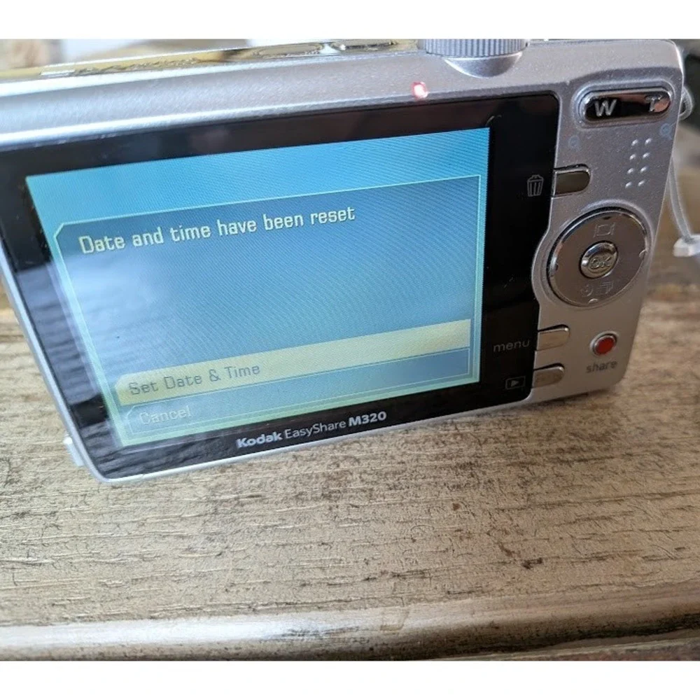 Kodak Easy Share M320 Digital Camera 9.2 MP Tested Working With Charger Y2K